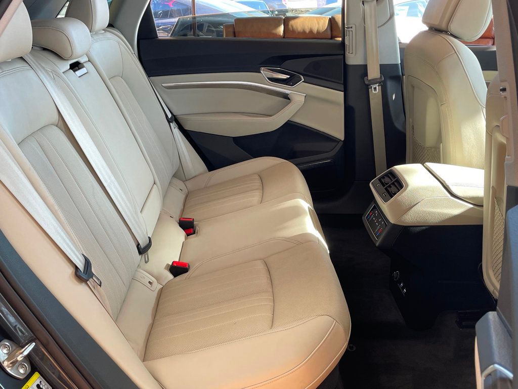 2019 Audi e-tron Premium Plus quattro - 22963354 - 25