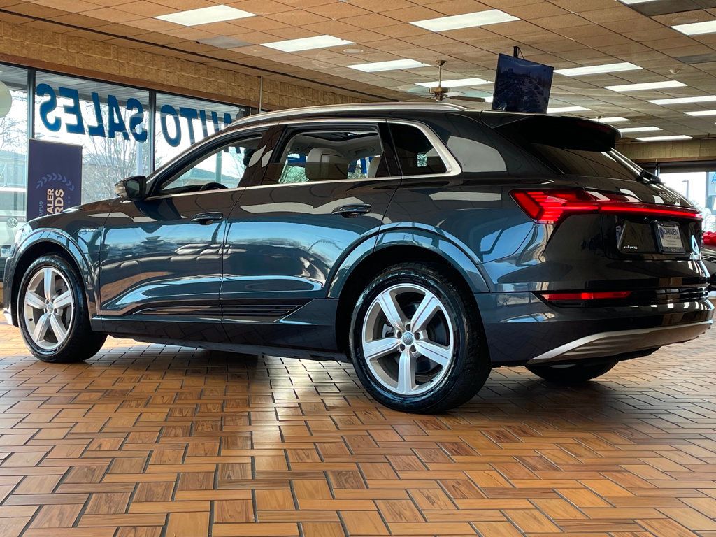 2019 Audi e-tron Premium Plus quattro - 22963354 - 5