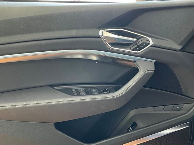 2019 Audi e-tron Premium Plus quattro - 23033935 - 11