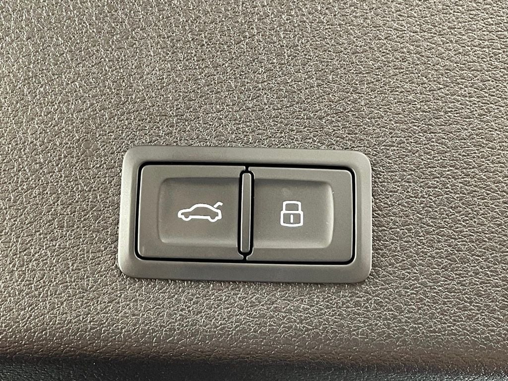 2019 Audi e-tron Premium Plus quattro - 23033935 - 22