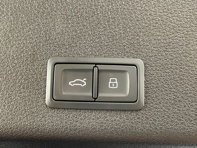 2019 Audi e-tron Premium Plus quattro - 23033935 - 22