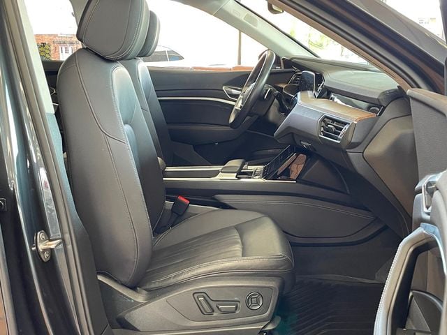 2019 Audi e-tron Premium Plus quattro - 23033935 - 24