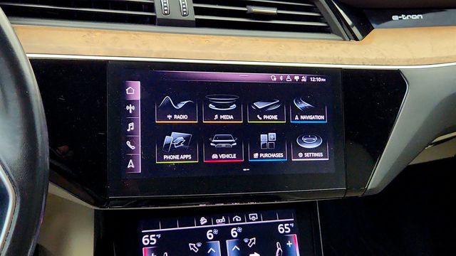 2019 Audi e-tron Premium Plus quattro - 23033742 - 17