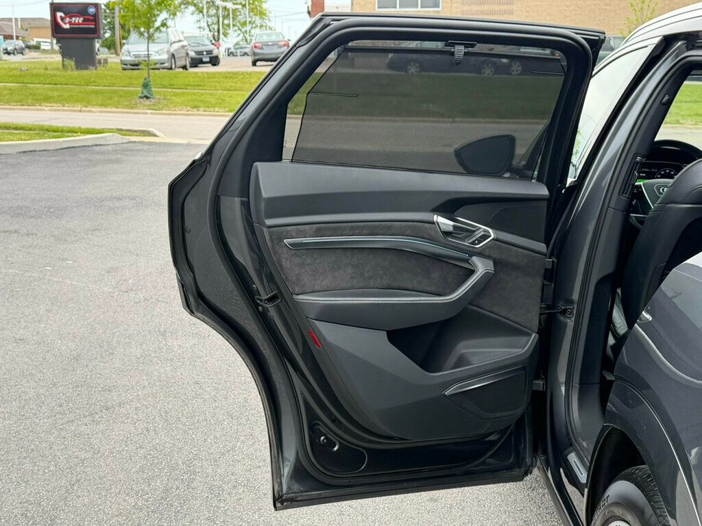 2019 Audi e-tron Premium Plus quattro - 23025033 - 18