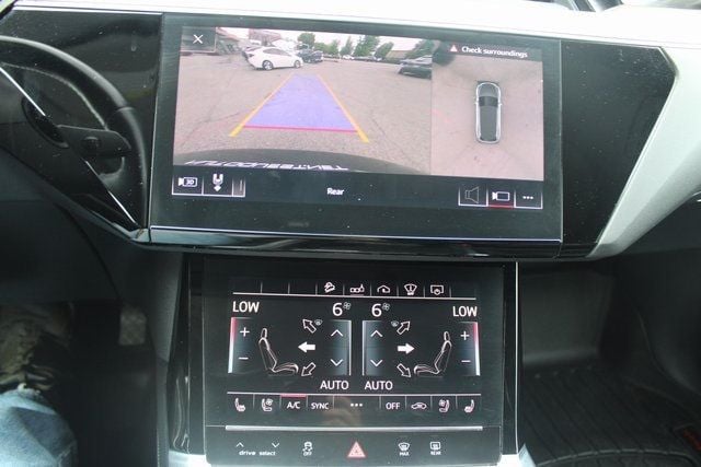 2019 Audi e-tron Prestige photo 13