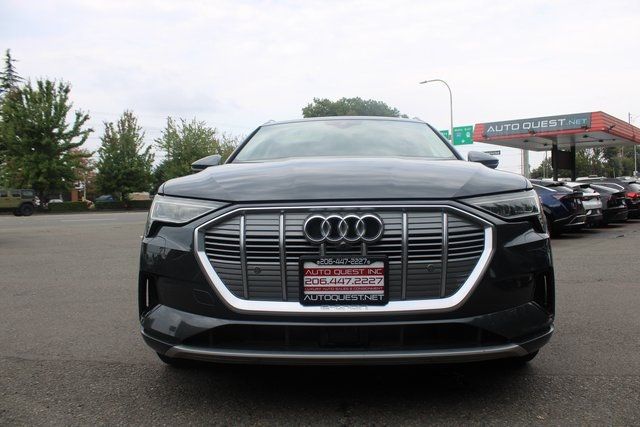 2019 Audi e-tron Prestige photo 7