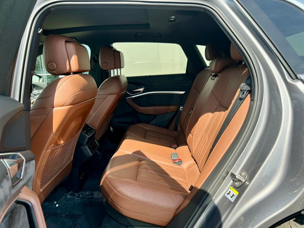 2019 Audi e-tron Prestige photo 13