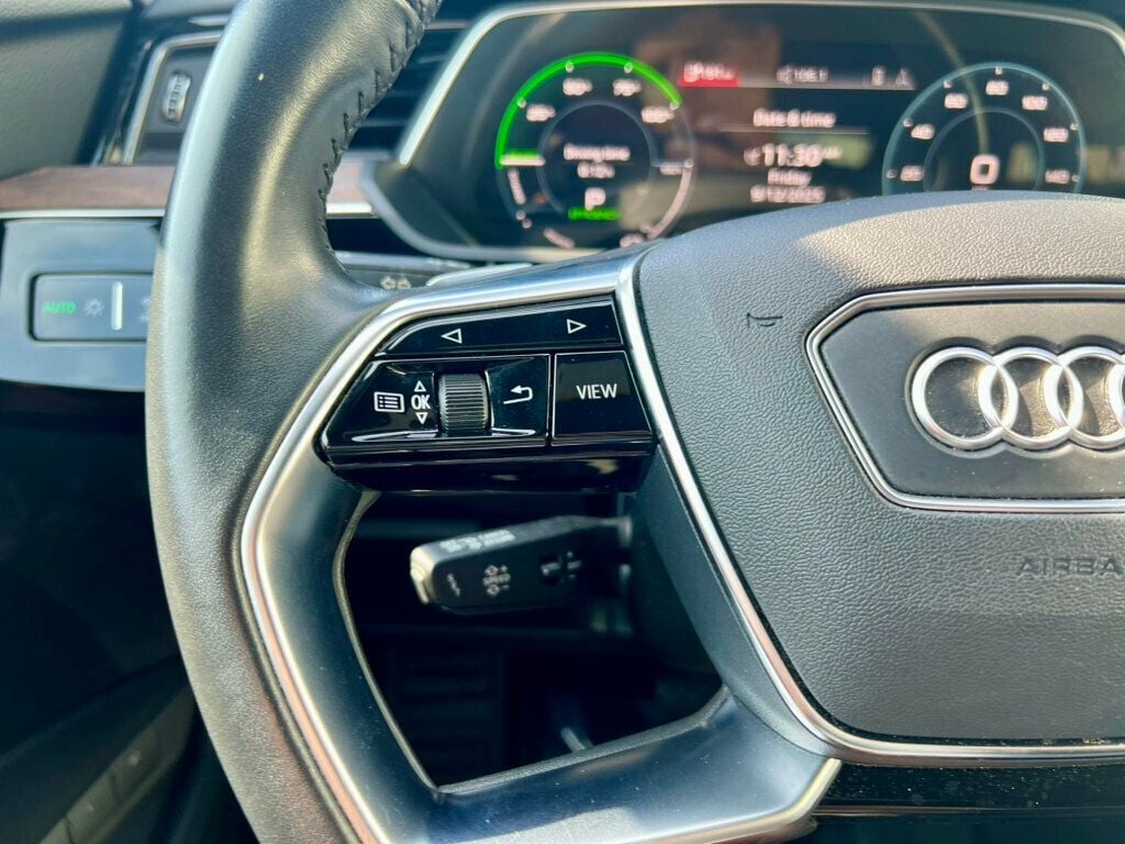 2019 Audi e-tron Prestige photo 15