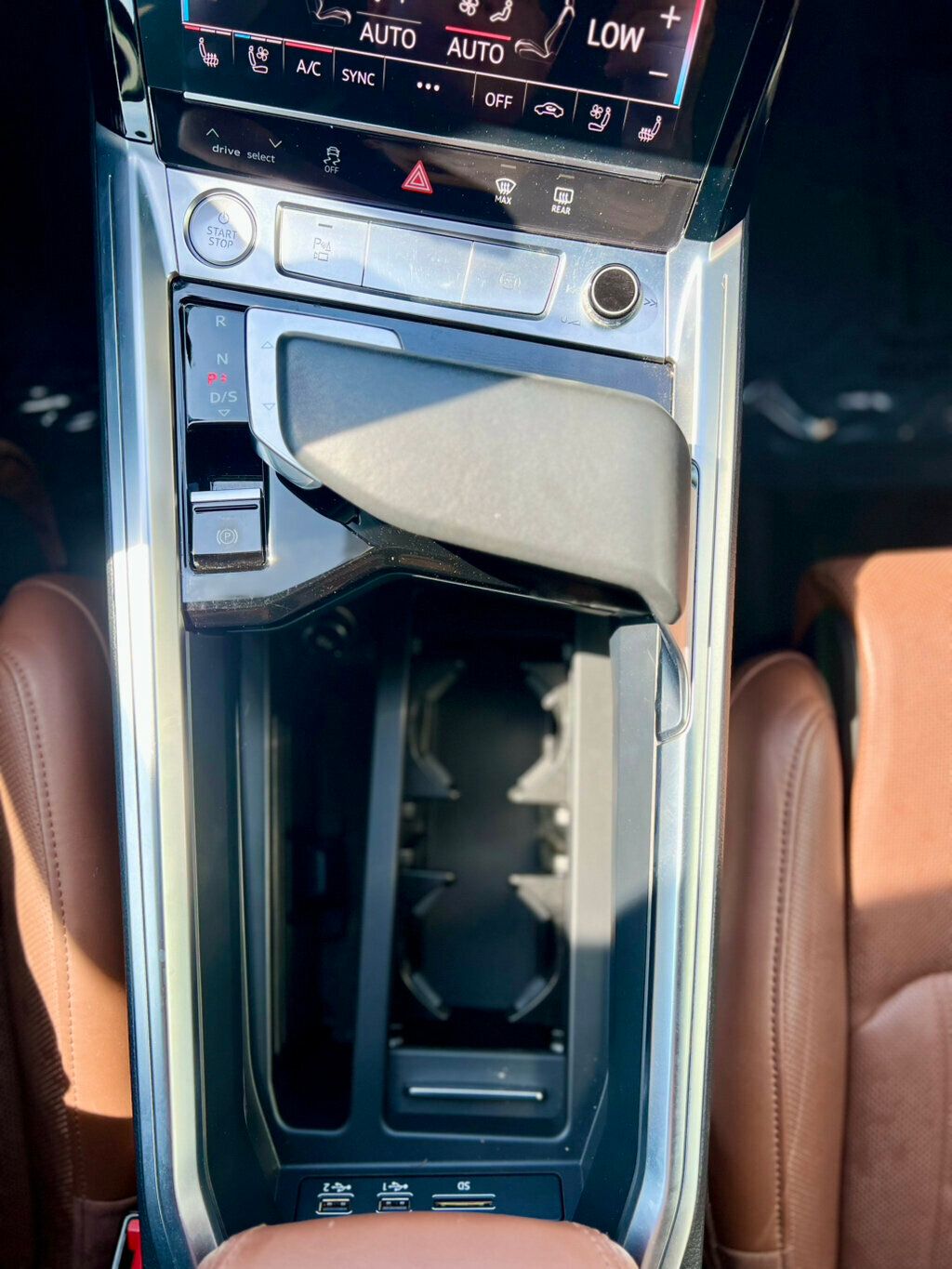 2019 Audi e-tron Prestige photo 23