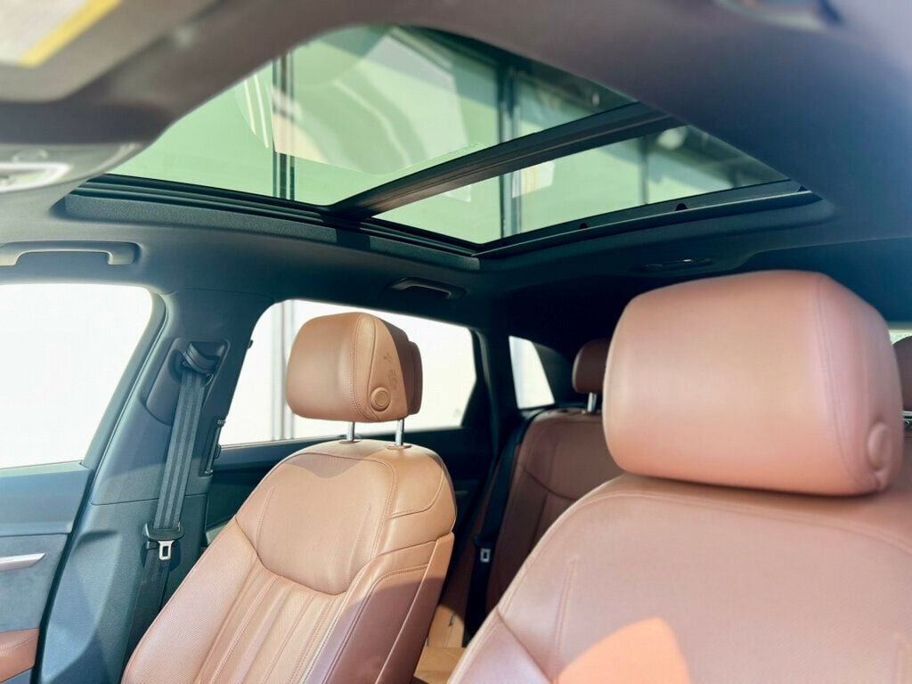 2019 Audi e-tron Prestige photo 24