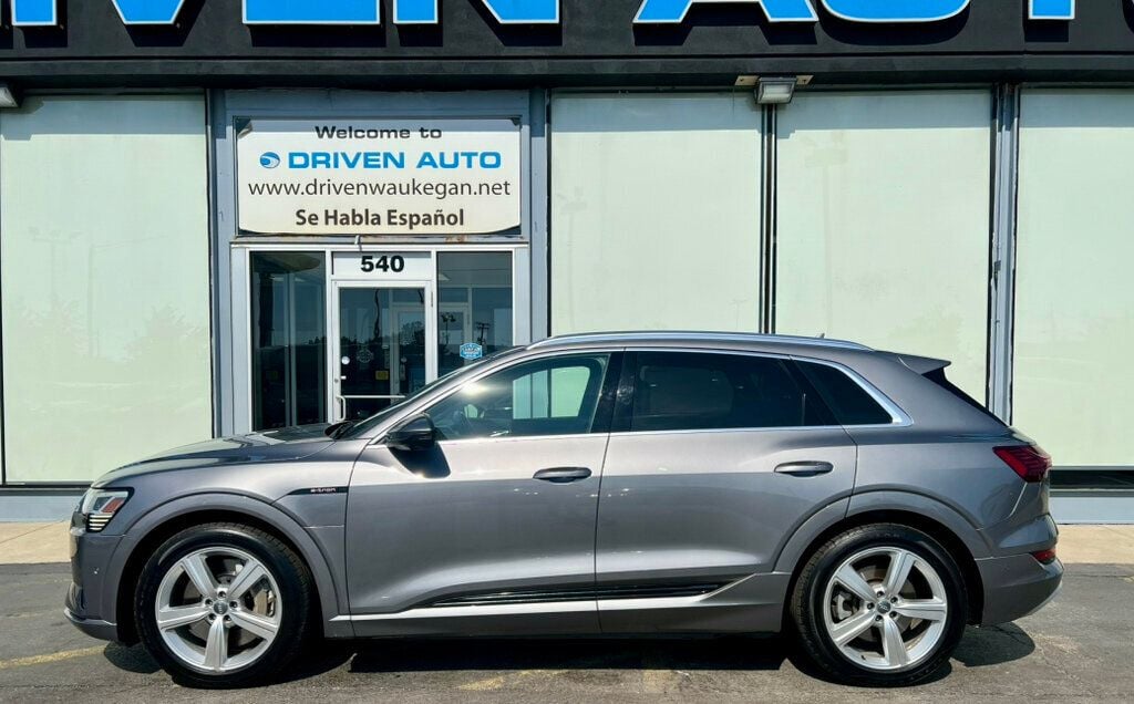 2019 Audi e-tron Prestige photo 29