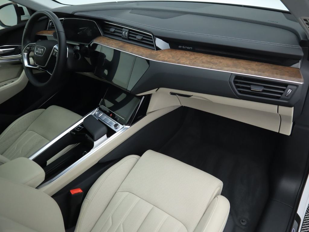 2019 Audi e-tron Prestige - 21130271 - 17