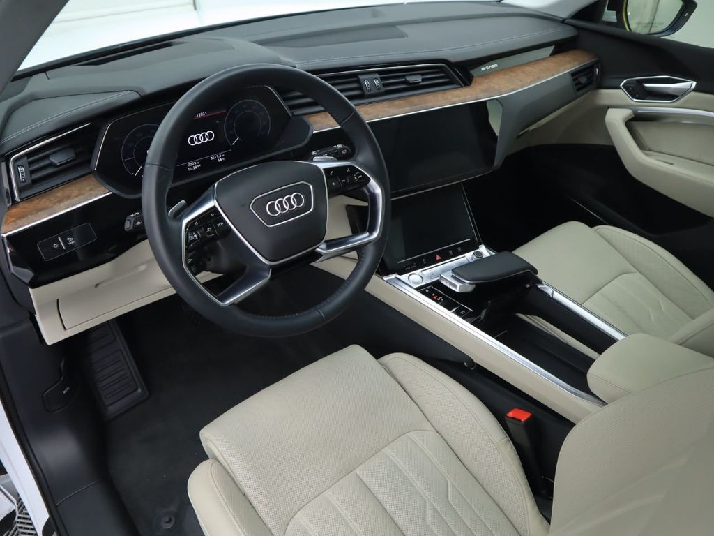 2019 Audi e-tron Prestige - 21130271 - 8