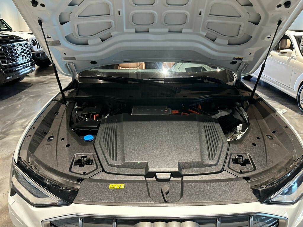 2019 Audi e-tron Prestige/DriverAssistPkg/ColdWeatherPkg/PanoRoof/Htd&CldSeat - 22594251 - 9