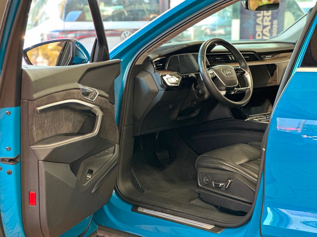 2019 Audi e-tron Prestige quattro - 22917975 - 16