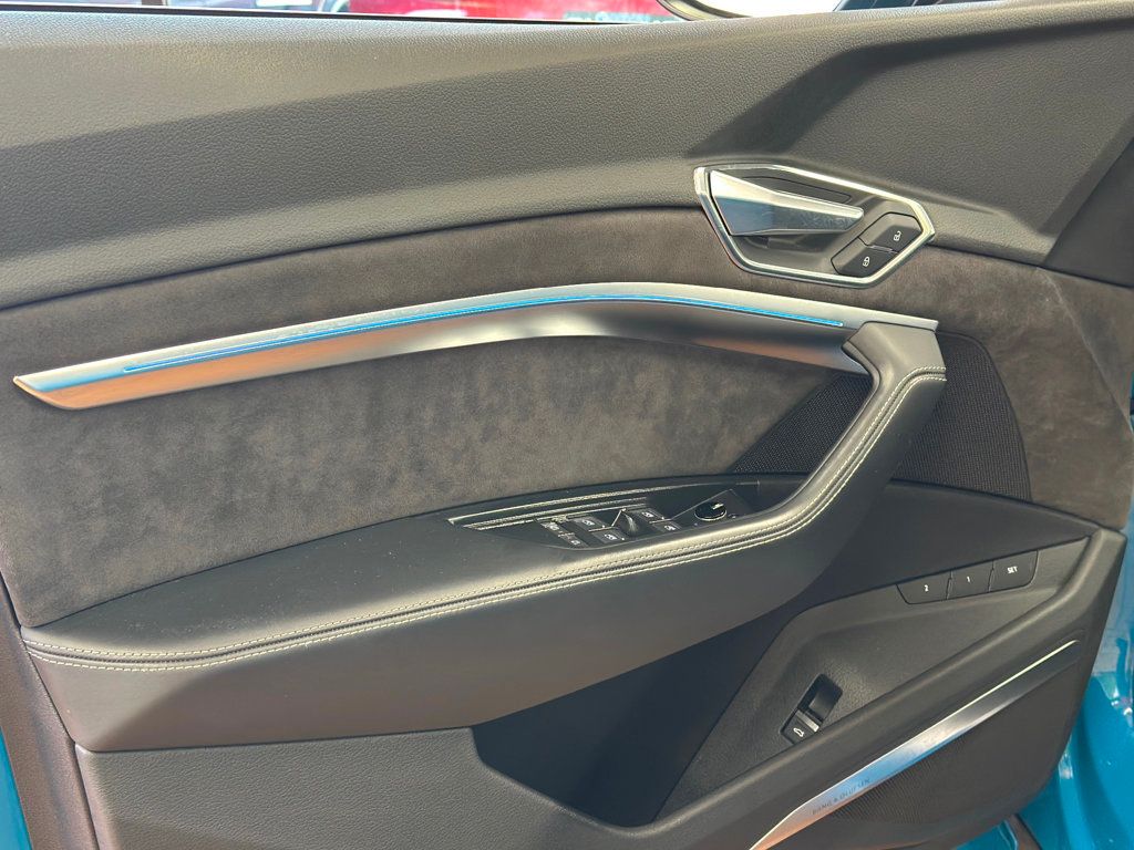 2019 Audi e-tron Prestige quattro - 22917975 - 19