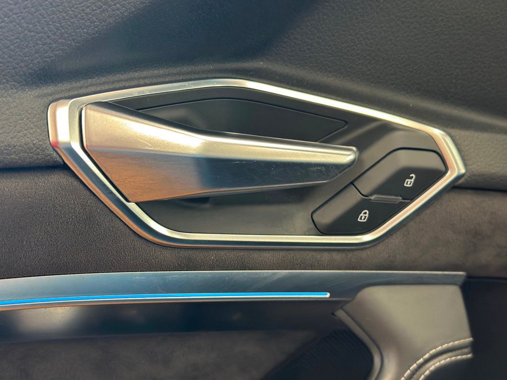 2019 Audi e-tron Prestige quattro - 22917975 - 20