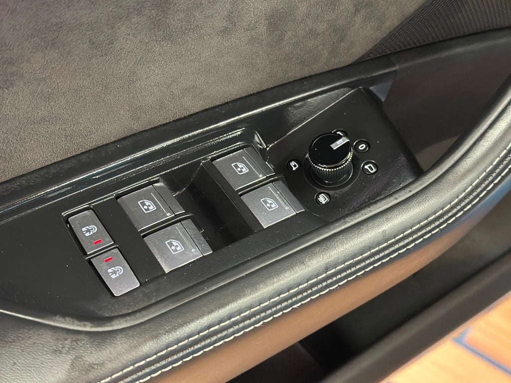 2019 Audi e-tron Prestige quattro - 22917975 - 21