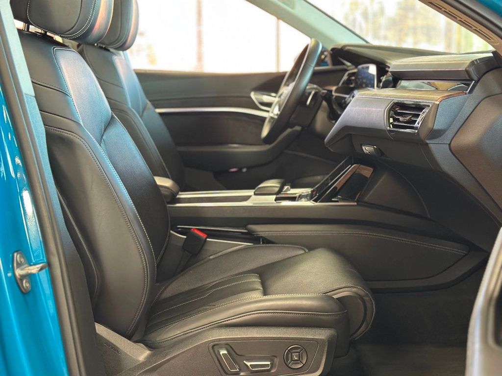 2019 Audi e-tron Prestige quattro - 22917975 - 38