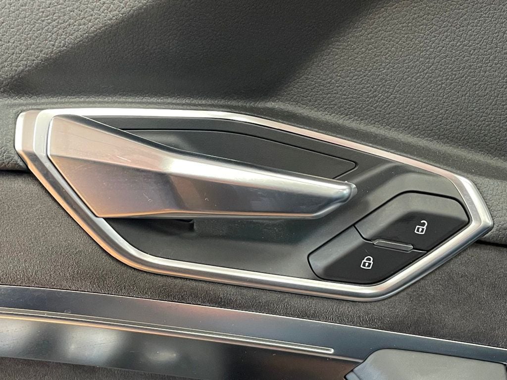 2019 Audi e-tron Prestige quattro - 22950468 - 18