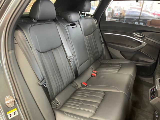 2019 Audi e-tron Prestige quattro - 22950468 - 35