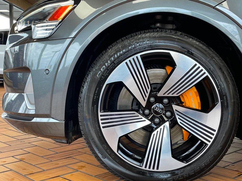 2019 Audi e-tron Prestige quattro - 22950468 - 7