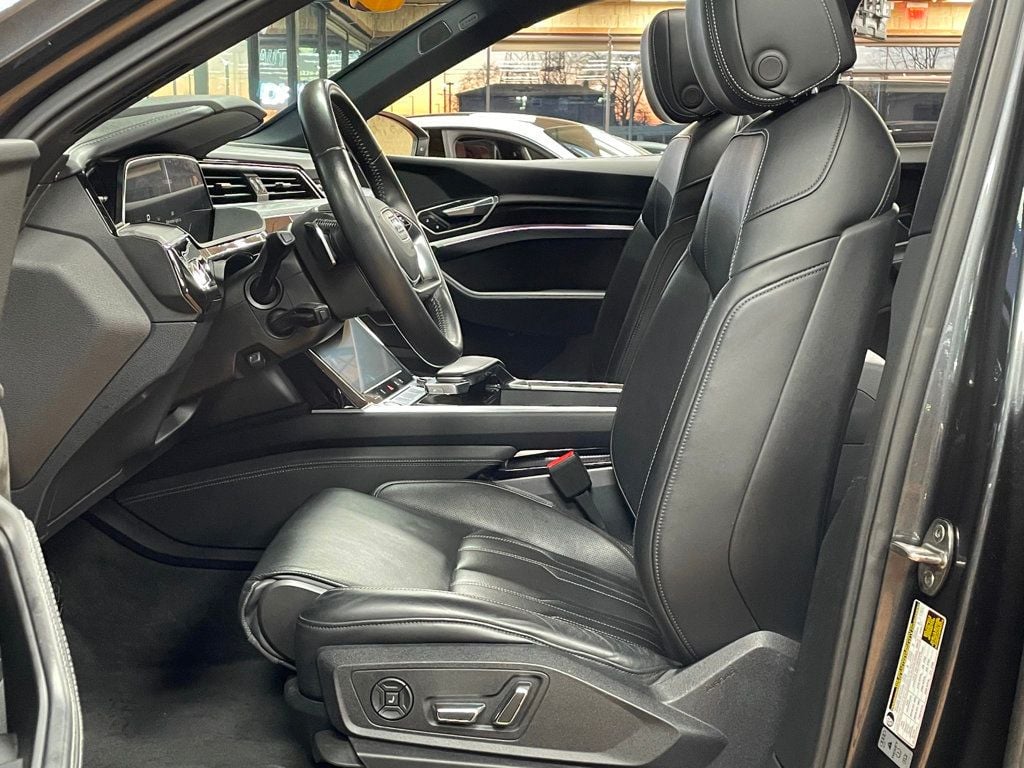 2019 Audi e-tron Prestige quattro - 22952755 - 10