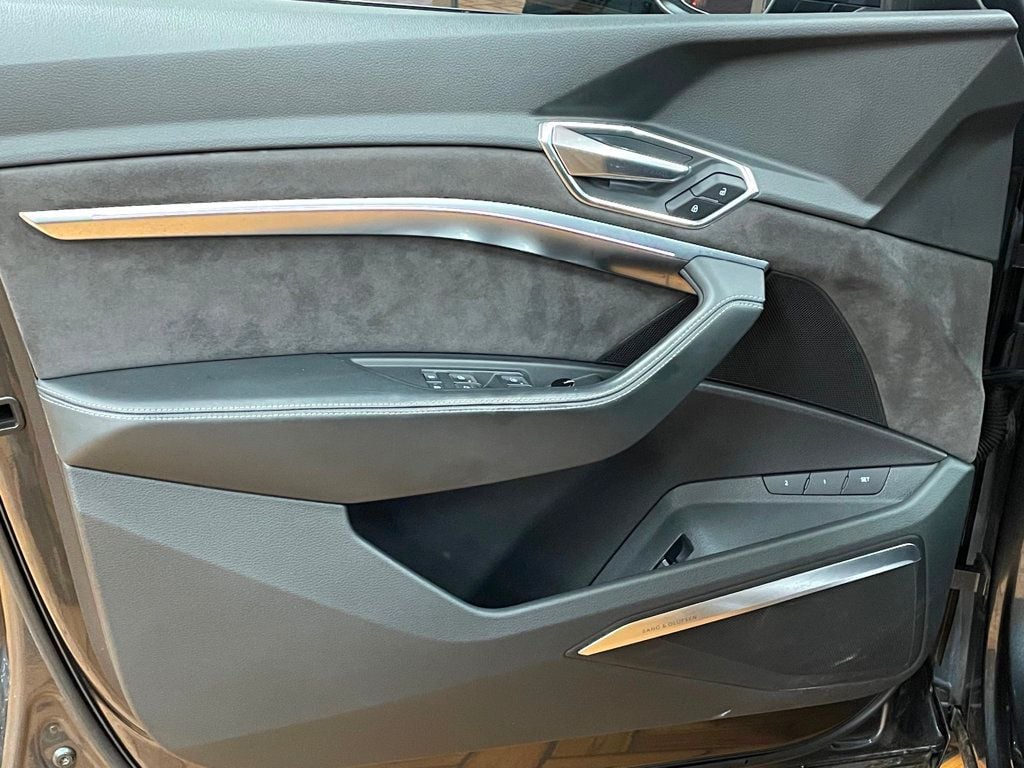 2019 Audi e-tron Prestige quattro - 22952755 - 13