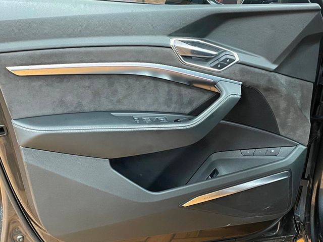 2019 Audi e-tron Prestige quattro - 22952755 - 13