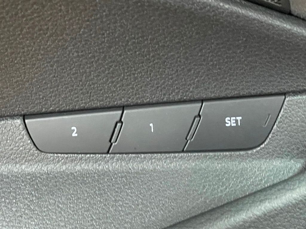 2019 Audi e-tron Prestige quattro - 22952755 - 16