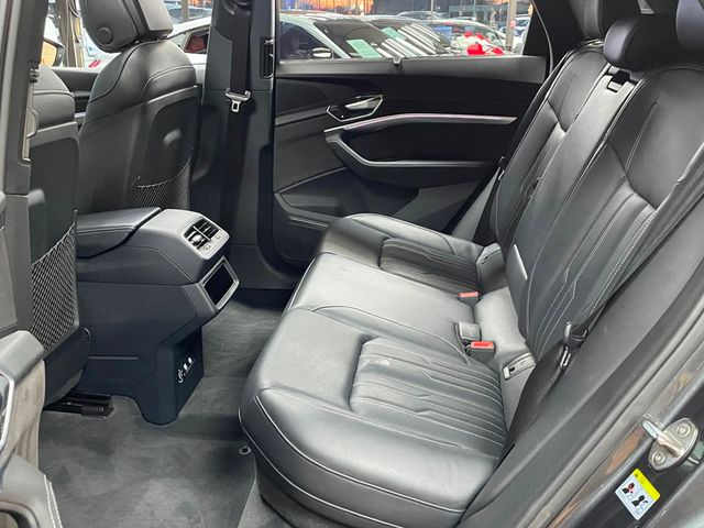 2019 Audi e-tron Prestige quattro - 22952755 - 18