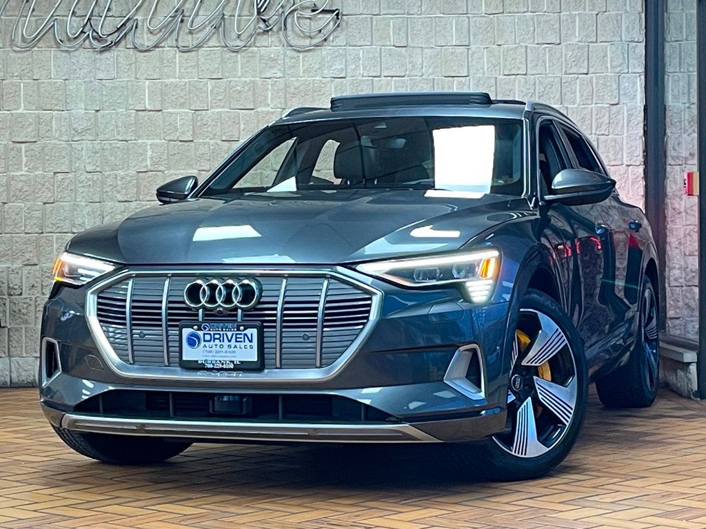 2019 Audi e-tron Prestige photo 2