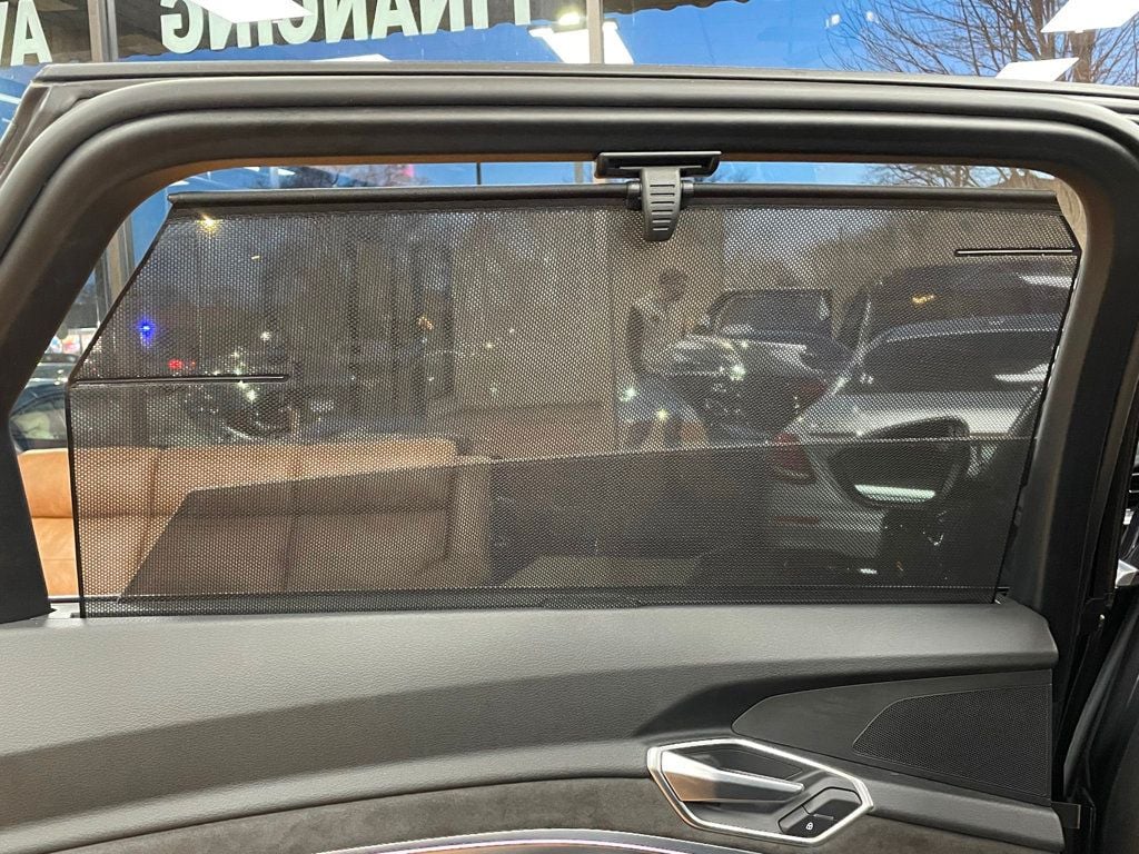 2019 Audi e-tron Prestige quattro - 22952755 - 19