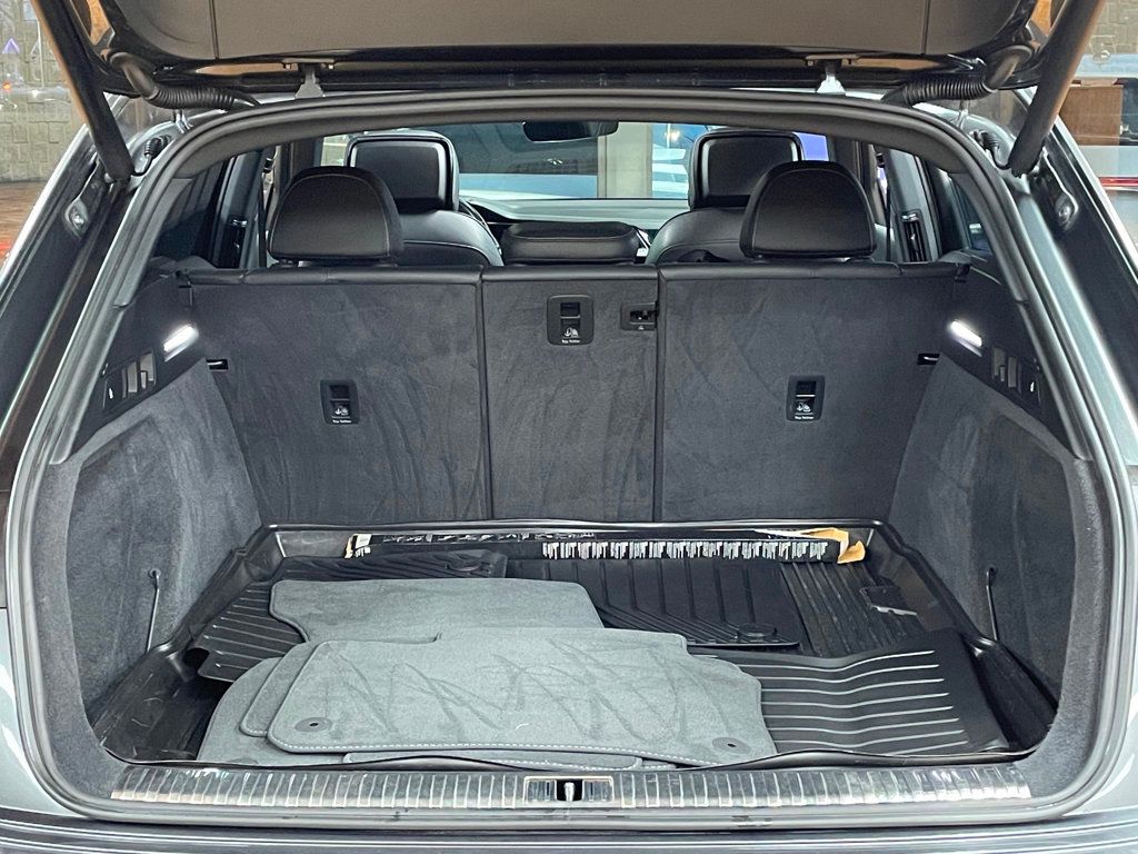 2019 Audi e-tron Prestige quattro - 22952755 - 21