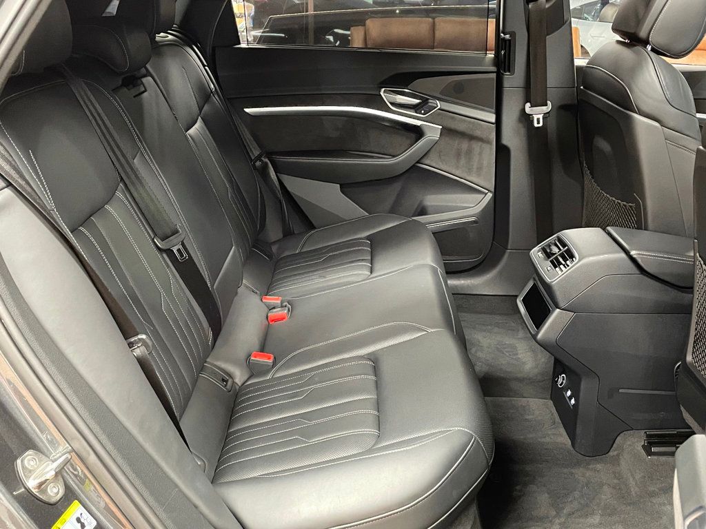 2019 Audi e-tron Prestige quattro - 22952755 - 23