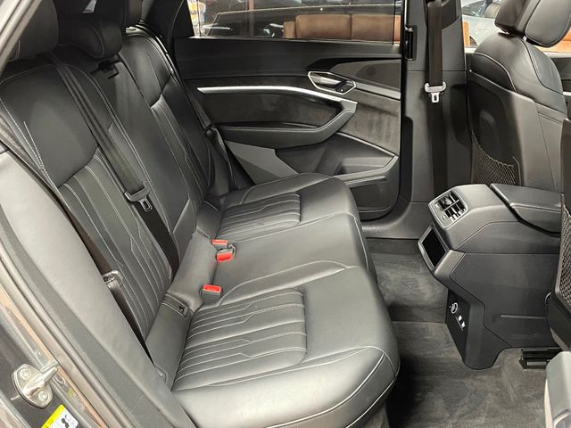 2019 Audi e-tron Prestige quattro - 22952755 - 23