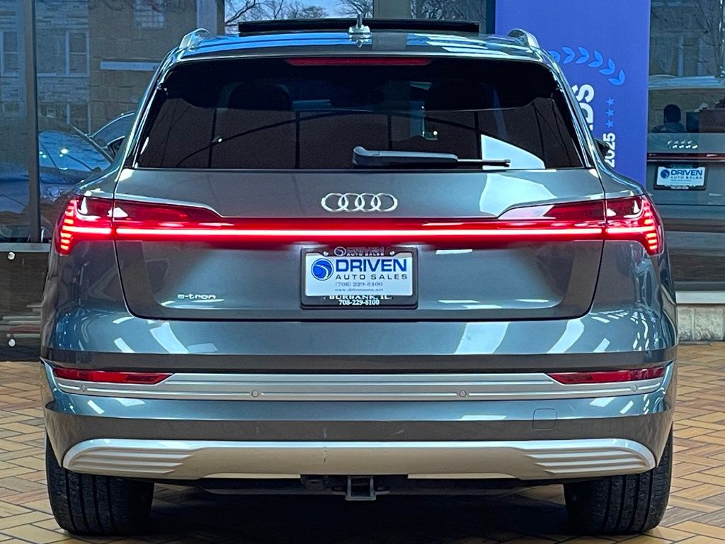2019 Audi e-tron Prestige quattro - 22952755 - 8