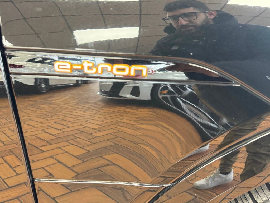 2019 Audi e-tron Prestige quattro - 22957852 - 14