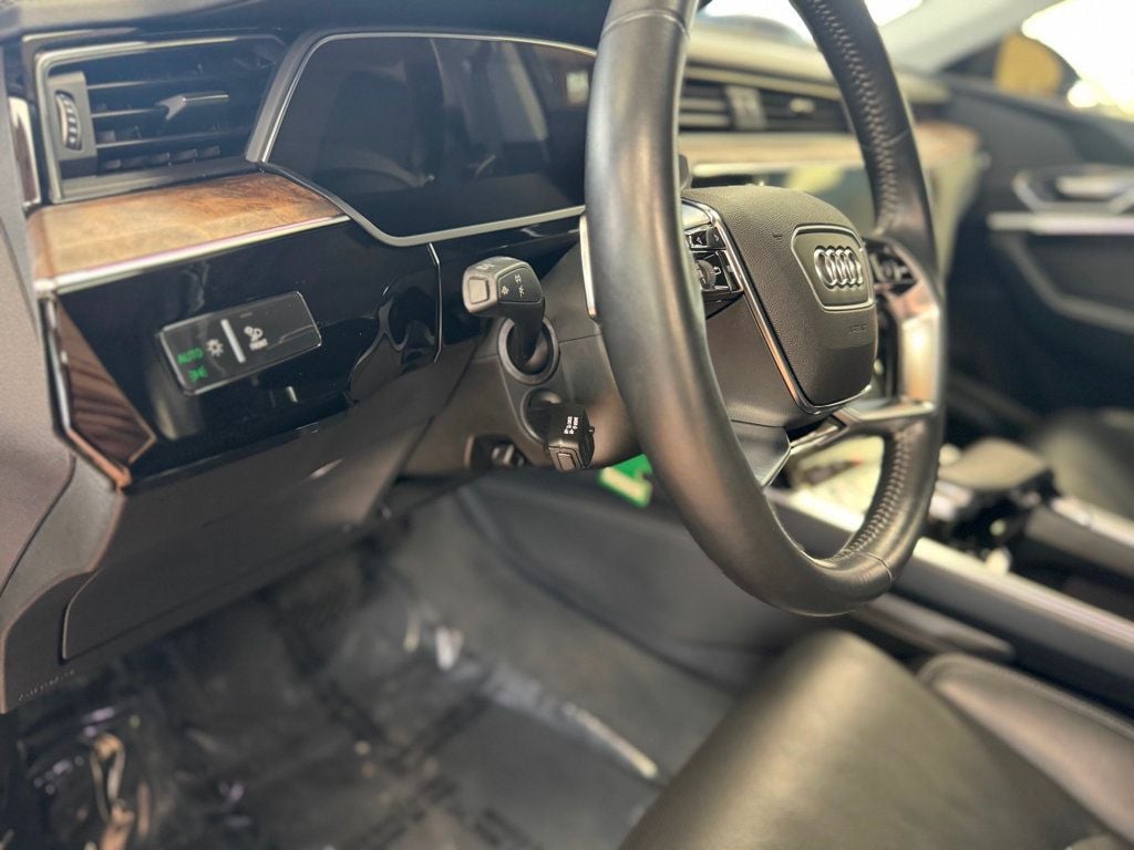2019 Audi e-tron Prestige quattro - 22957852 - 18