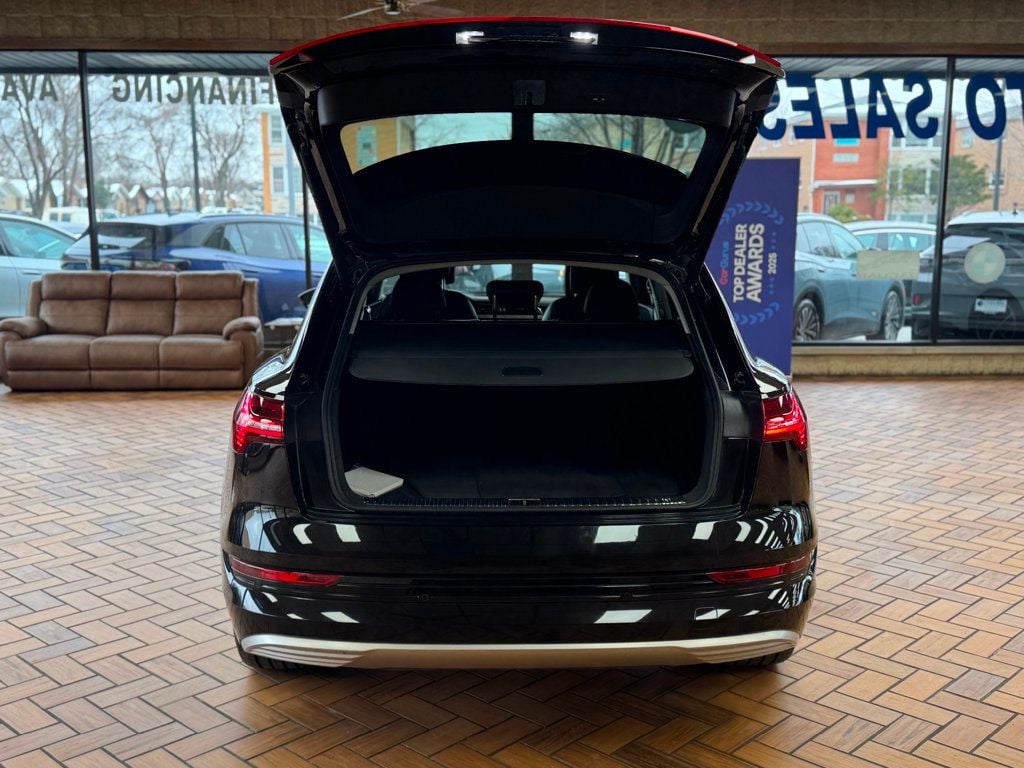 2019 Audi e-tron Prestige quattro - 22957852 - 24