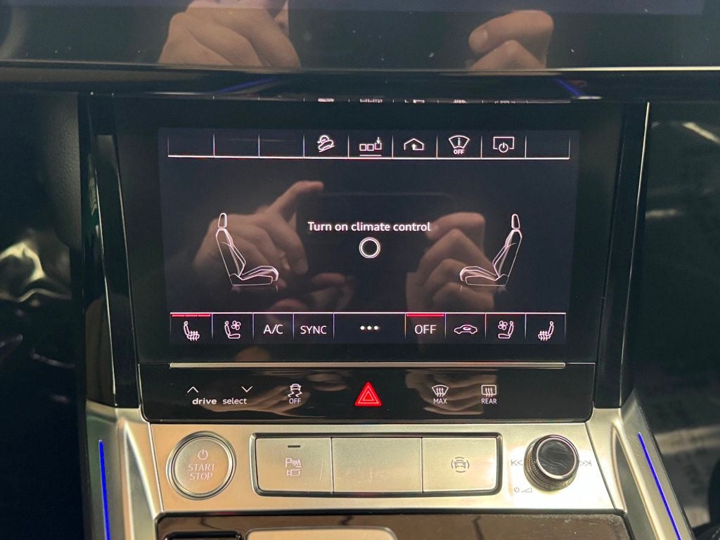 2019 Audi e-tron Prestige quattro - 22957852 - 29