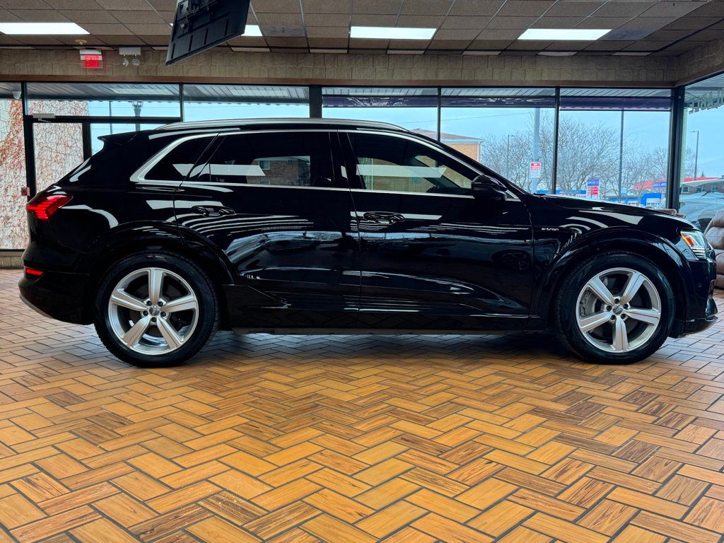 2019 Audi e-tron Prestige quattro - 22957852 - 8