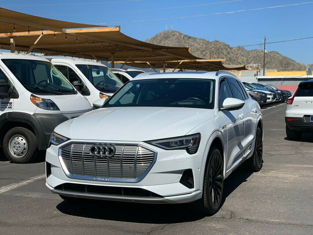 2019 Audi e-tron Prestige quattro - 22927379 - 17