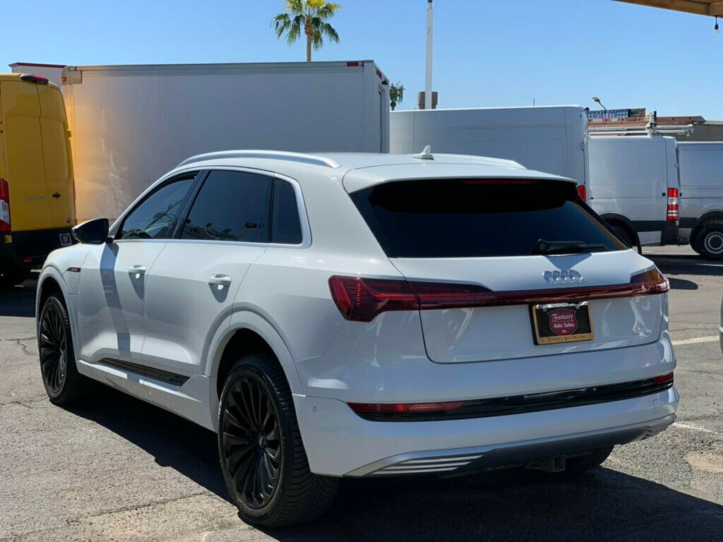 2019 Audi e-tron Prestige quattro - 22927379 - 19