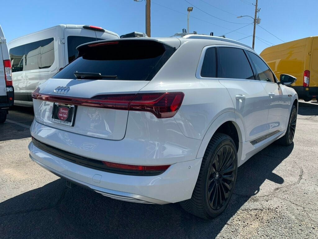 2019 Audi e-tron Prestige quattro - 22927379 - 23