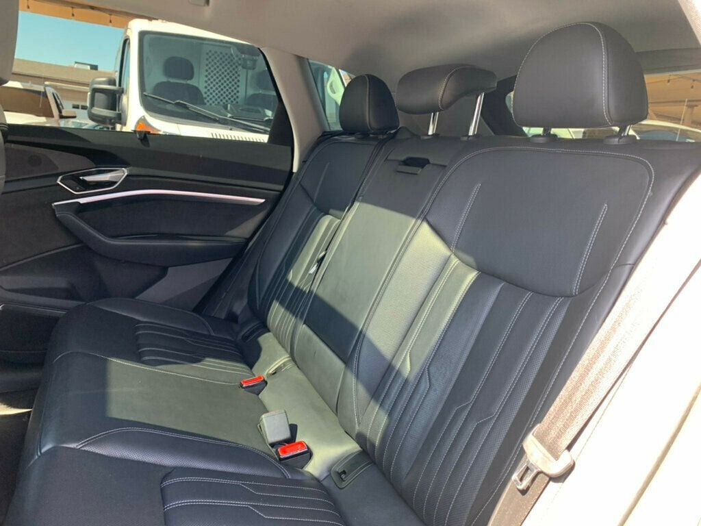 2019 Audi e-tron Prestige quattro - 22927379 - 37