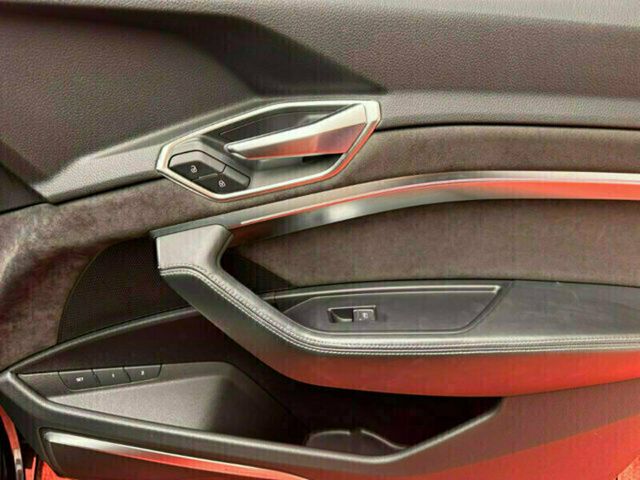 2019 Audi e-tron quattro Prestige AWD 4dr SUV - 22949074 - 30