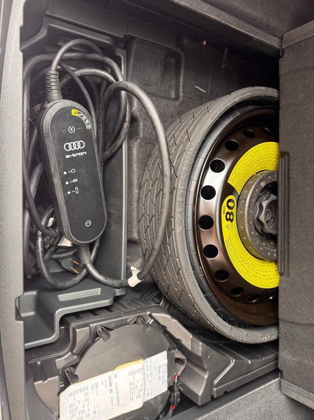 2019 Audi e-tron quattro Prestige AWD 4dr SUV - 22949074 - 45