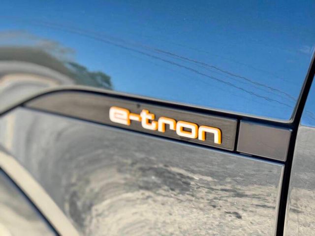 2019 Audi e-tron quattro Prestige AWD 4dr SUV - 22949074 - 8
