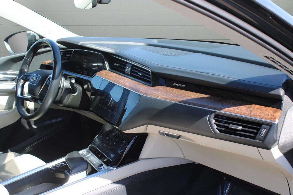 2019 Audi e-tron quattro Prestige AWD 4dr SUV - 22925077 - 11